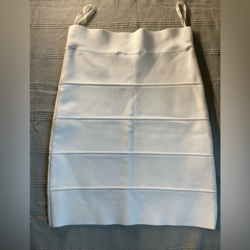 BCBG bandage skirt in white. Size XS.